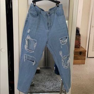 ✨ NWT Plus Ripped Mom Jeans